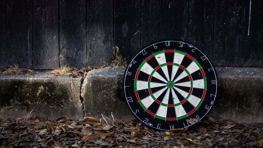 darts-board-leaves-219603-3840x2160